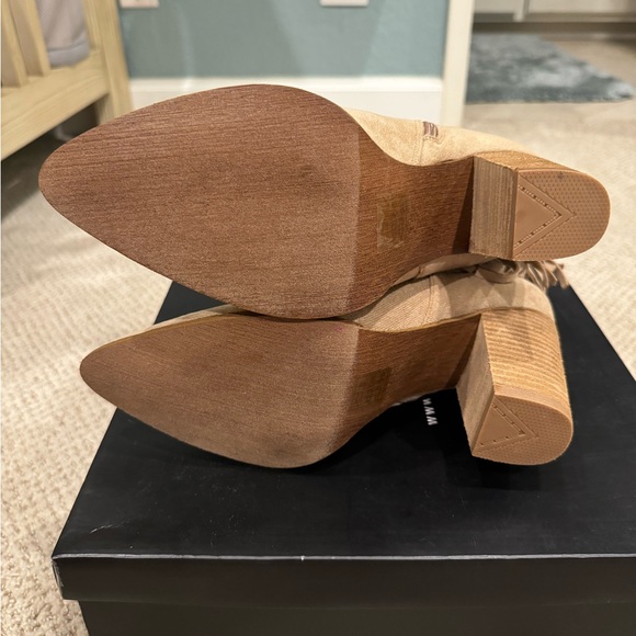 VICI Jacklyn Western Taupe Fringe Faux Suede Heeled Booties Size 9 - Picture 2 of 9